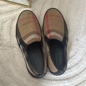 Burberry women’s Plaid Slip-On Loafers - Beige and Black